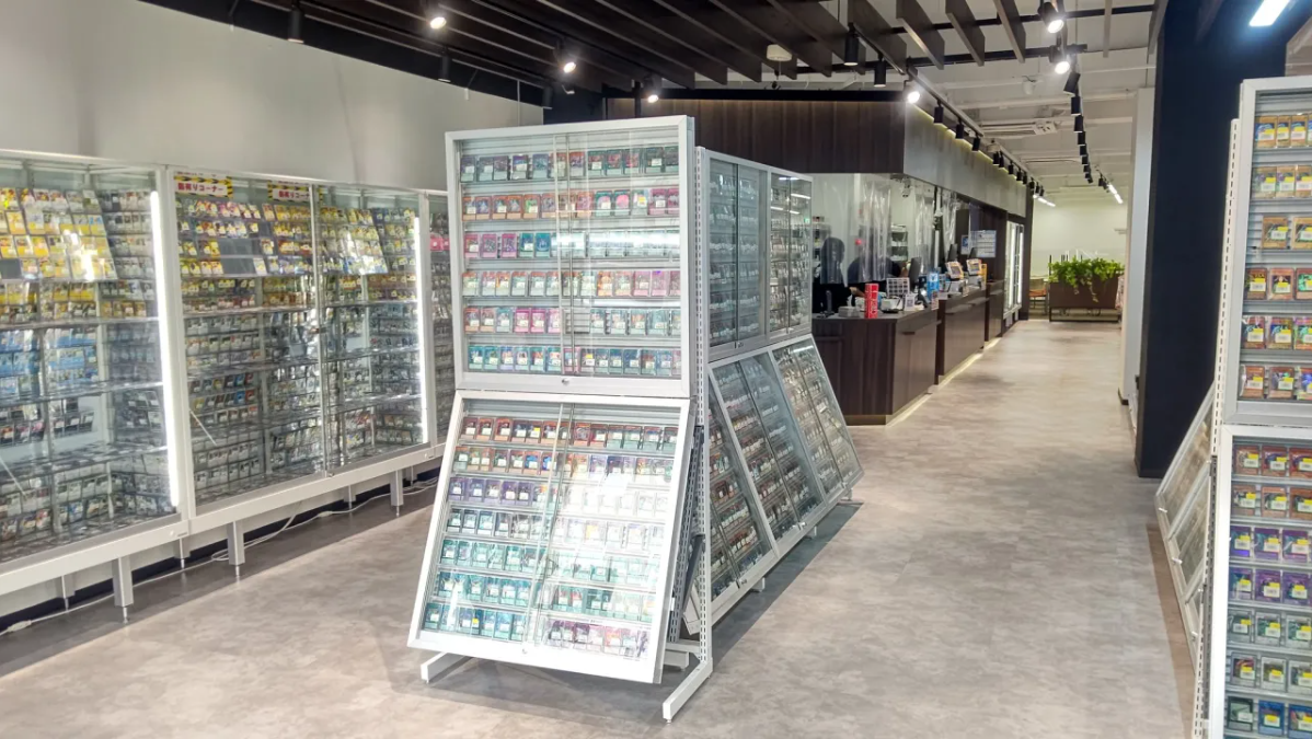 Aluminum Repositionable Rail TCG Display Case